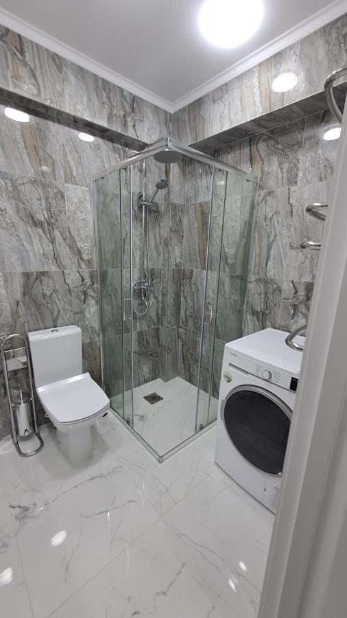 Airport 24&24 Car Parking Apartment Chisinau Bagian luar foto